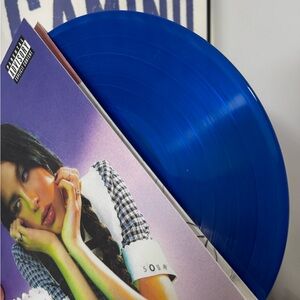 olivia rodrigo SOUR vinyl blue